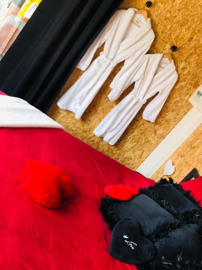 Mini Love Room Jacuzzi Privatif Urimenil 外观 照片