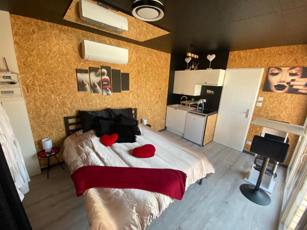 Mini Love Room Jacuzzi Privatif Urimenil 外观 照片