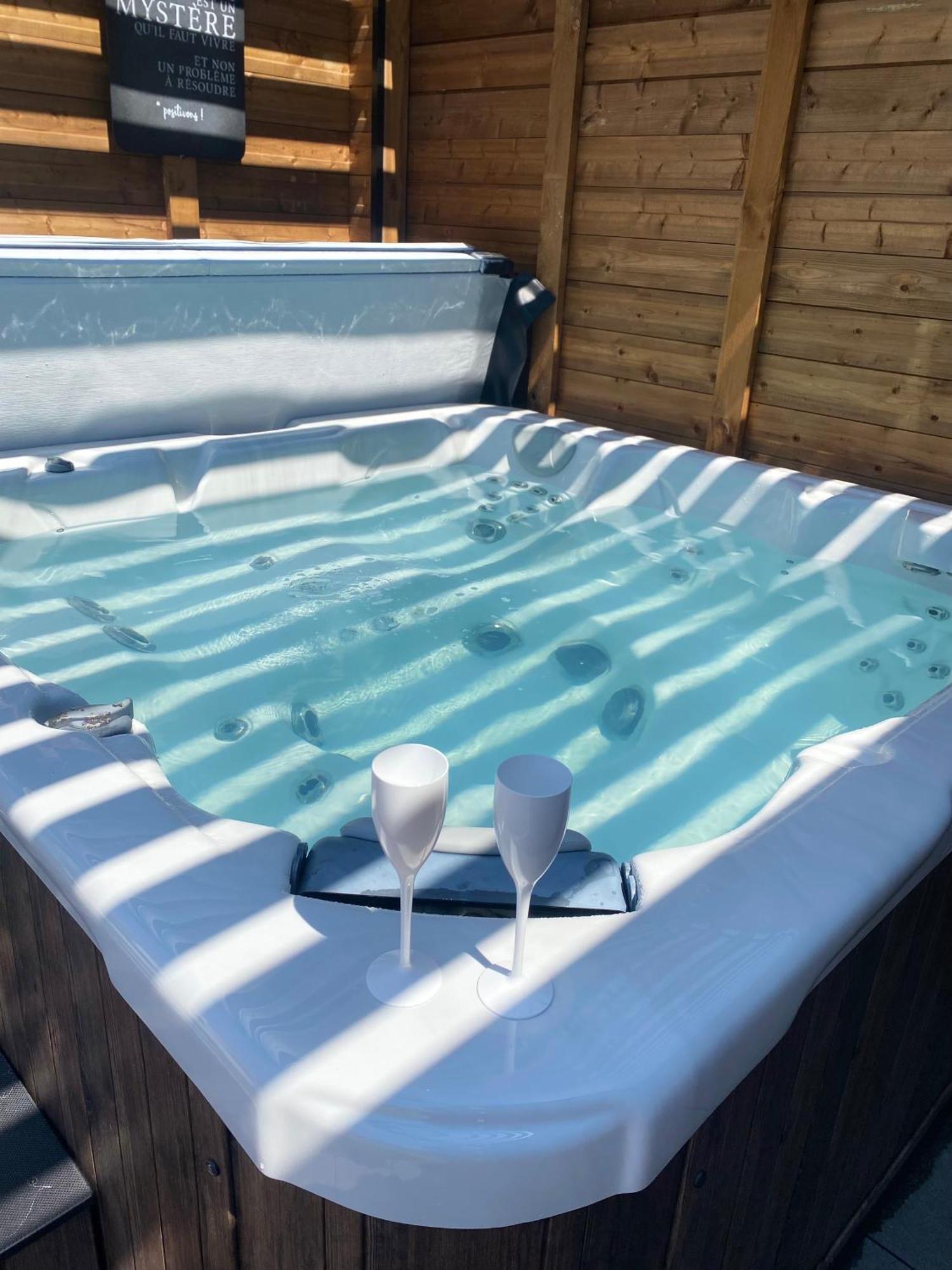 Mini Love Room Jacuzzi Privatif Urimenil 外观 照片